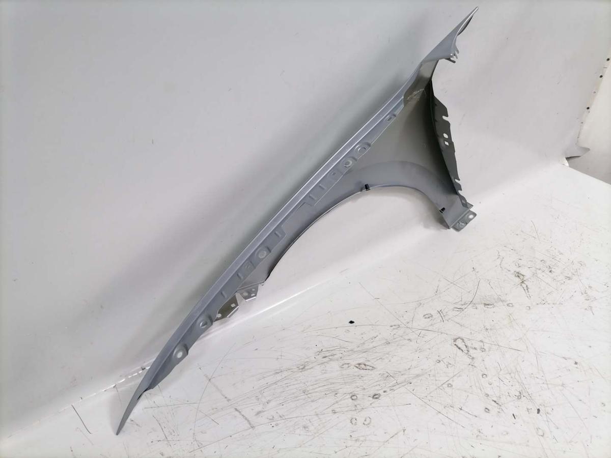 VW Passat B9 original Kotfl&uuml;gel vorn rechts LM7P Oyster Silver Bj.2024